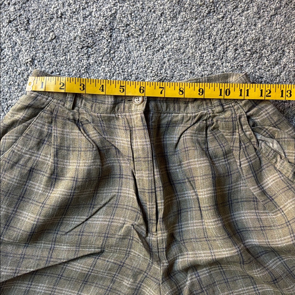 Liz Claiborne Plaid Mom Shorts - Picture 7 of 8